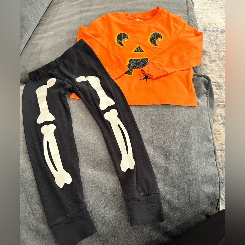 Carter’s Halloween Matching Set 3T and Ghostbusters tee